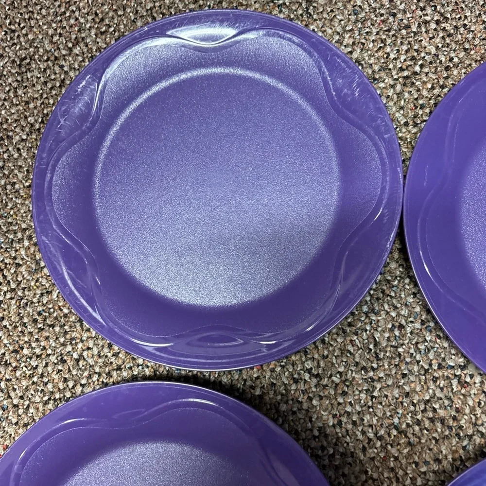 Tupperware Purple Dinner Plates Set of 4